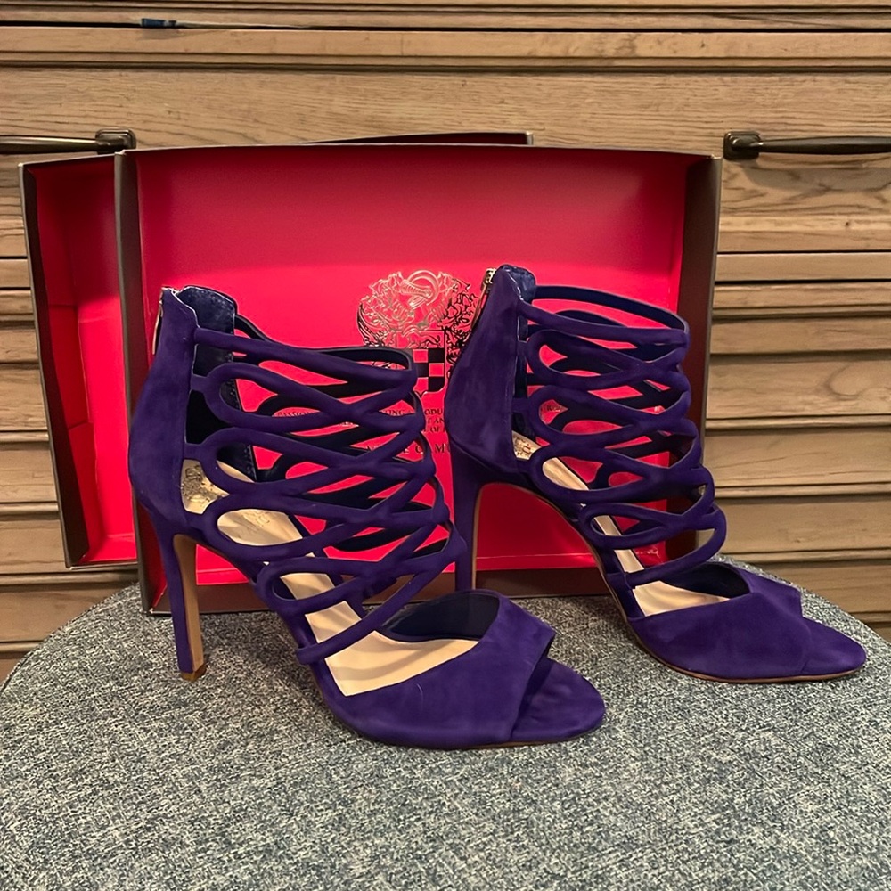 NWT Vince Camuto - Iris -True Suede Heels